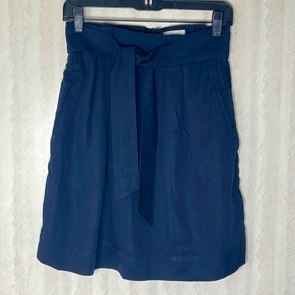 ❤️ H&M Navy Skirt Size 4 - Picture 2 of 4